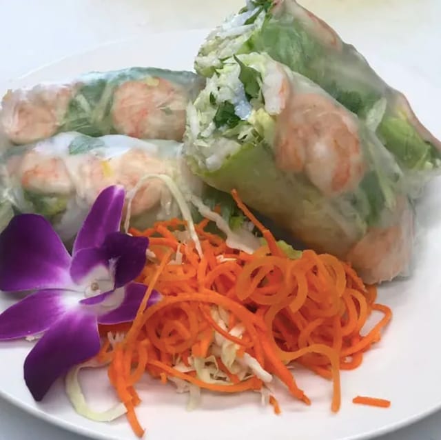 Summer rolls (2pcs).