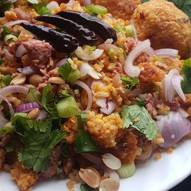 Nam Khao.
